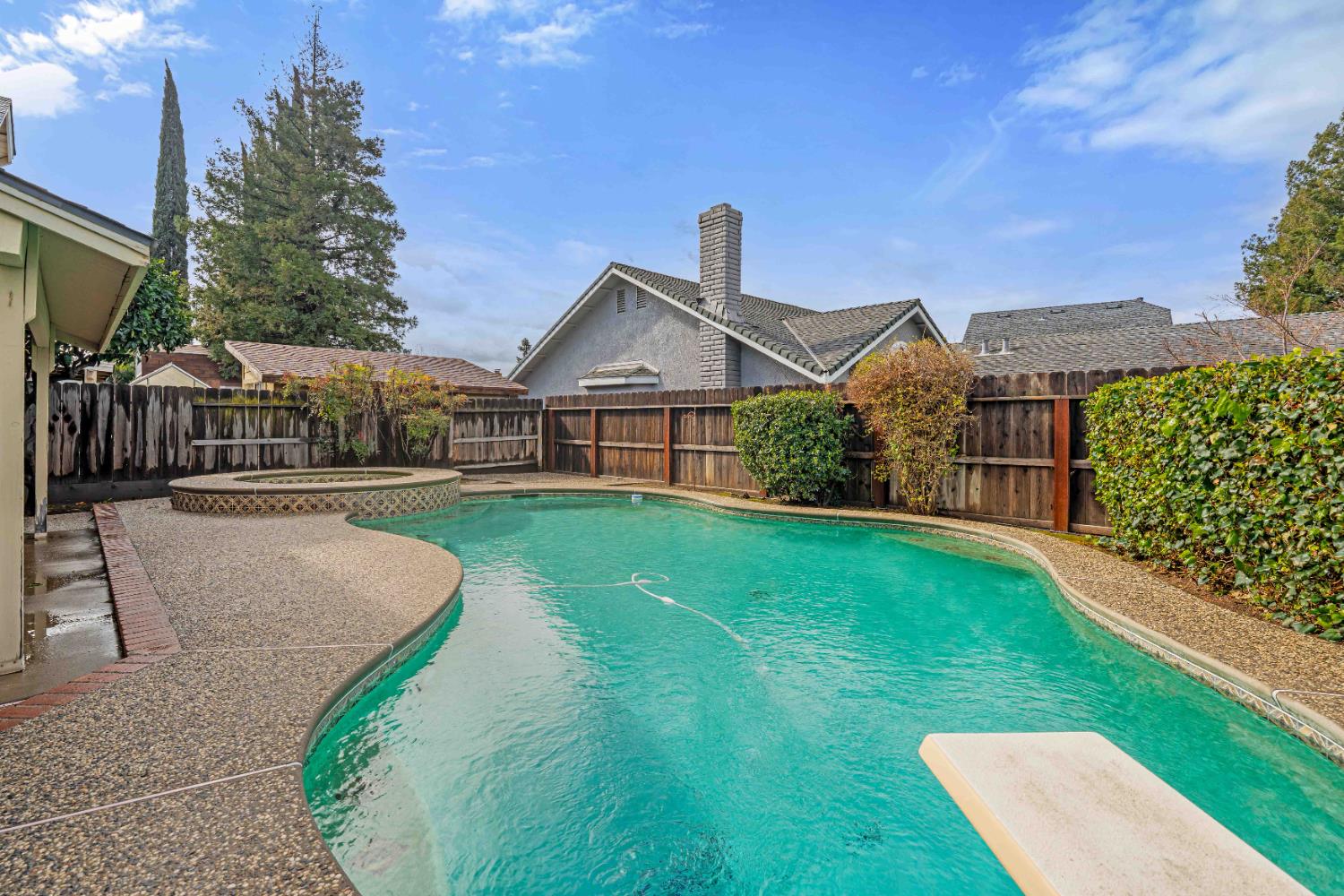 1721 Walnut Blossom Way, Modesto, CA 95355