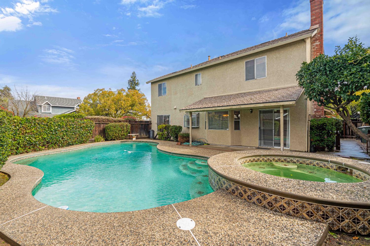 1721 Walnut Blossom Way, Modesto, CA 95355