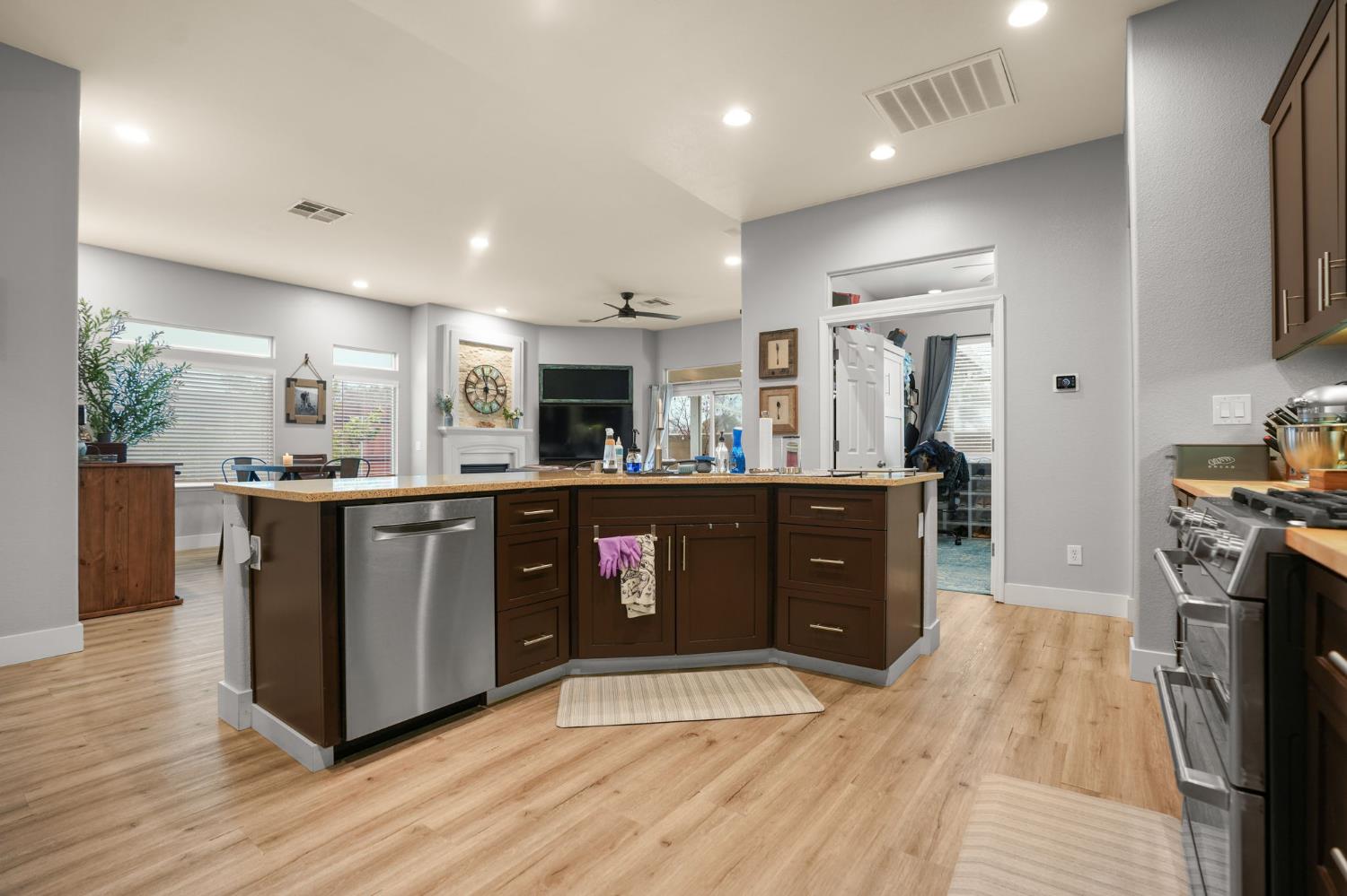 2930 Mineshaft Ct, Riverbank, CA 95367