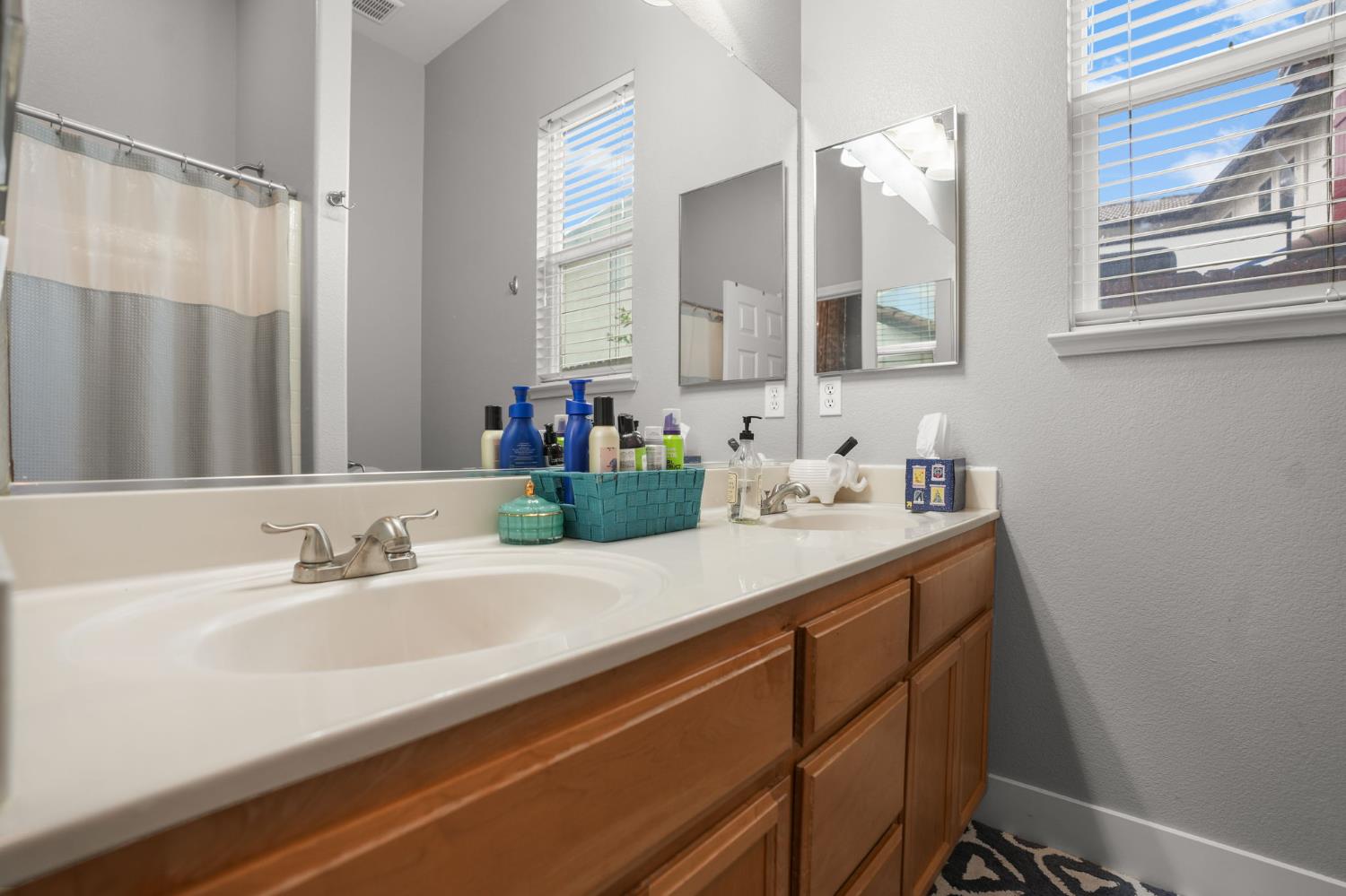 2930 Mineshaft Ct, Riverbank, CA 95367