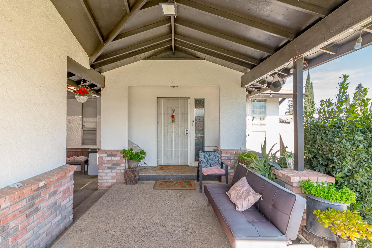 13301 Bentley St, Waterford, CA 95386