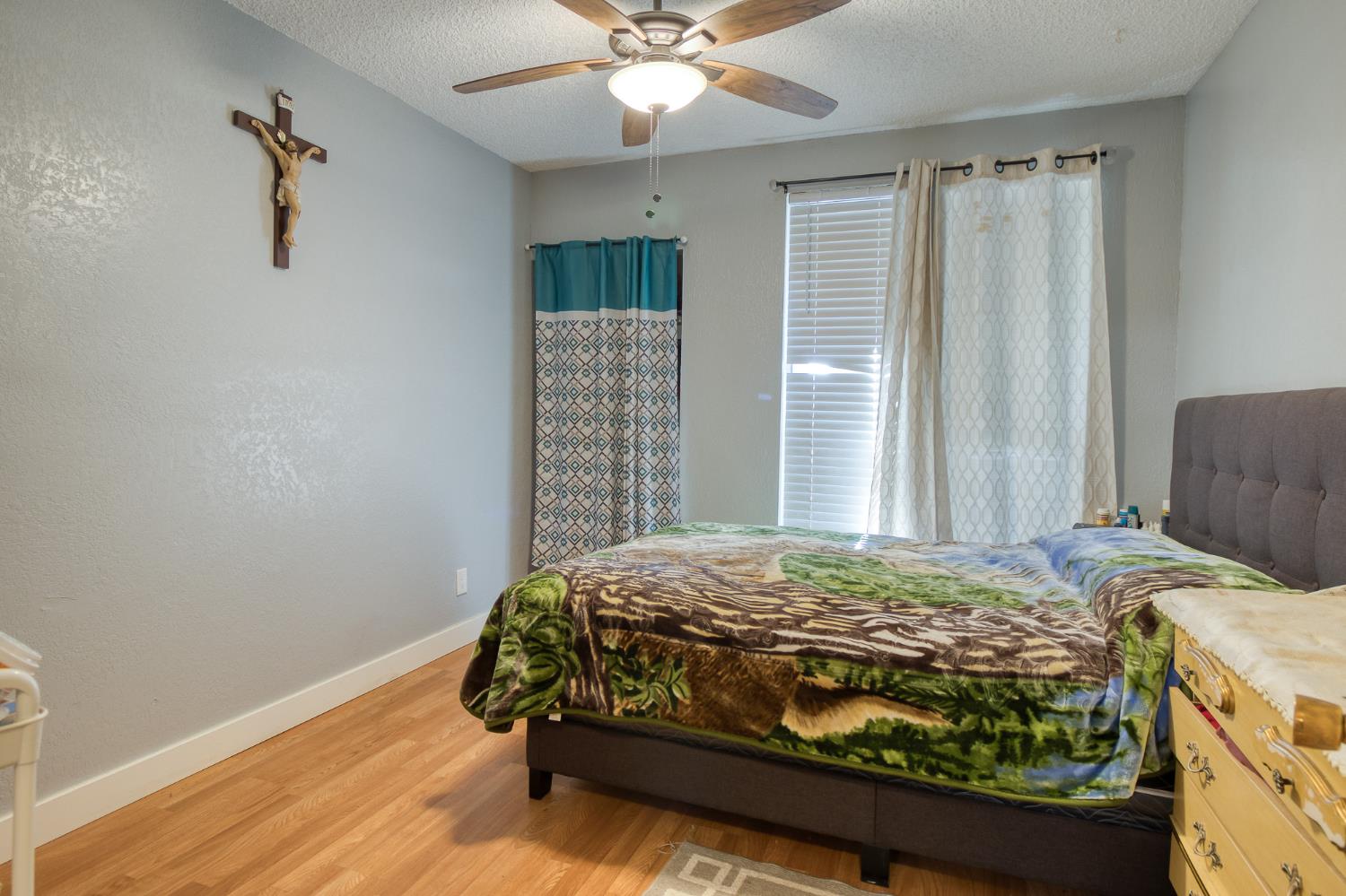 13301 Bentley St, Waterford, CA 95386