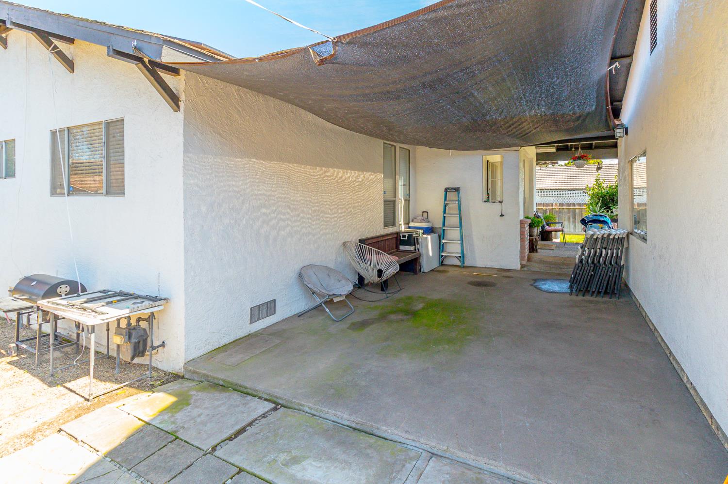 13301 Bentley St, Waterford, CA 95386