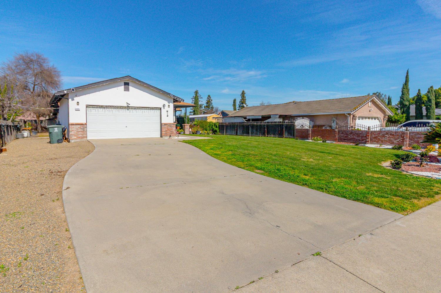 13301 Bentley St, Waterford, CA 95386