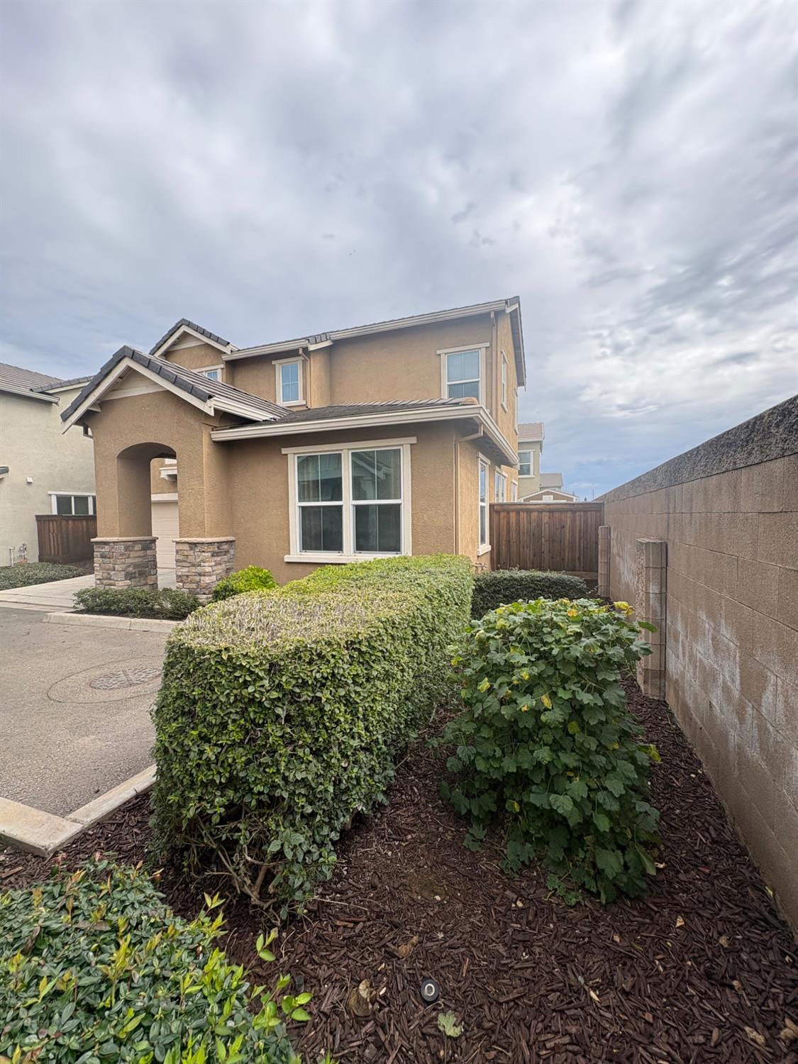 2260 Gallery Dr, Riverbank, CA 95367