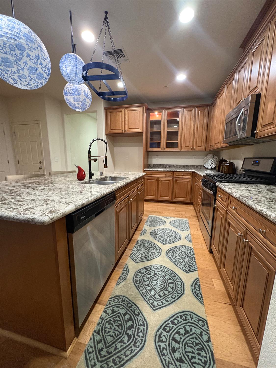 2260 Gallery Dr, Riverbank, CA 95367