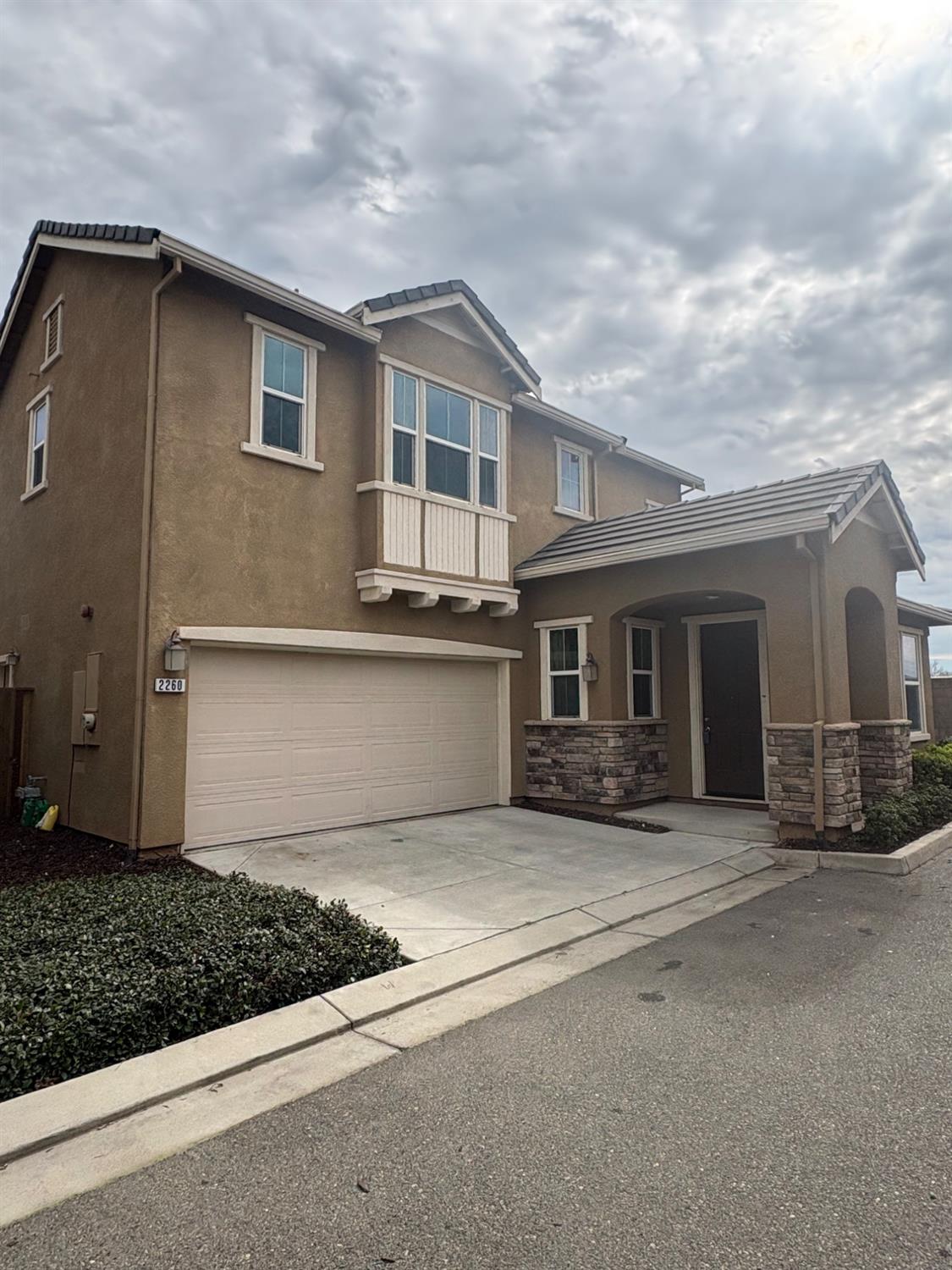 2260 Gallery Dr, Riverbank, CA 95367