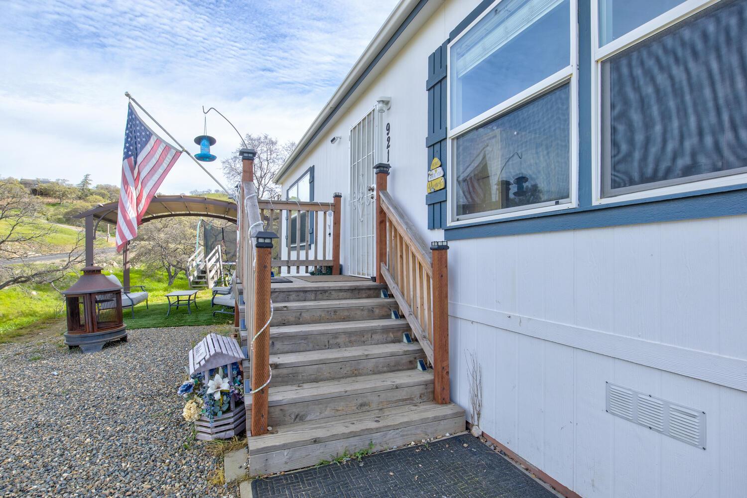 9212 Banderilla Dr, La Grange, CA 95329