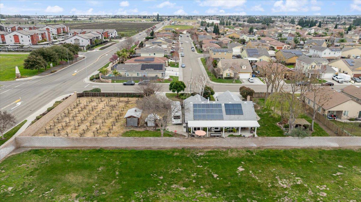 1555 Sand Ln, Manteca, CA 95337