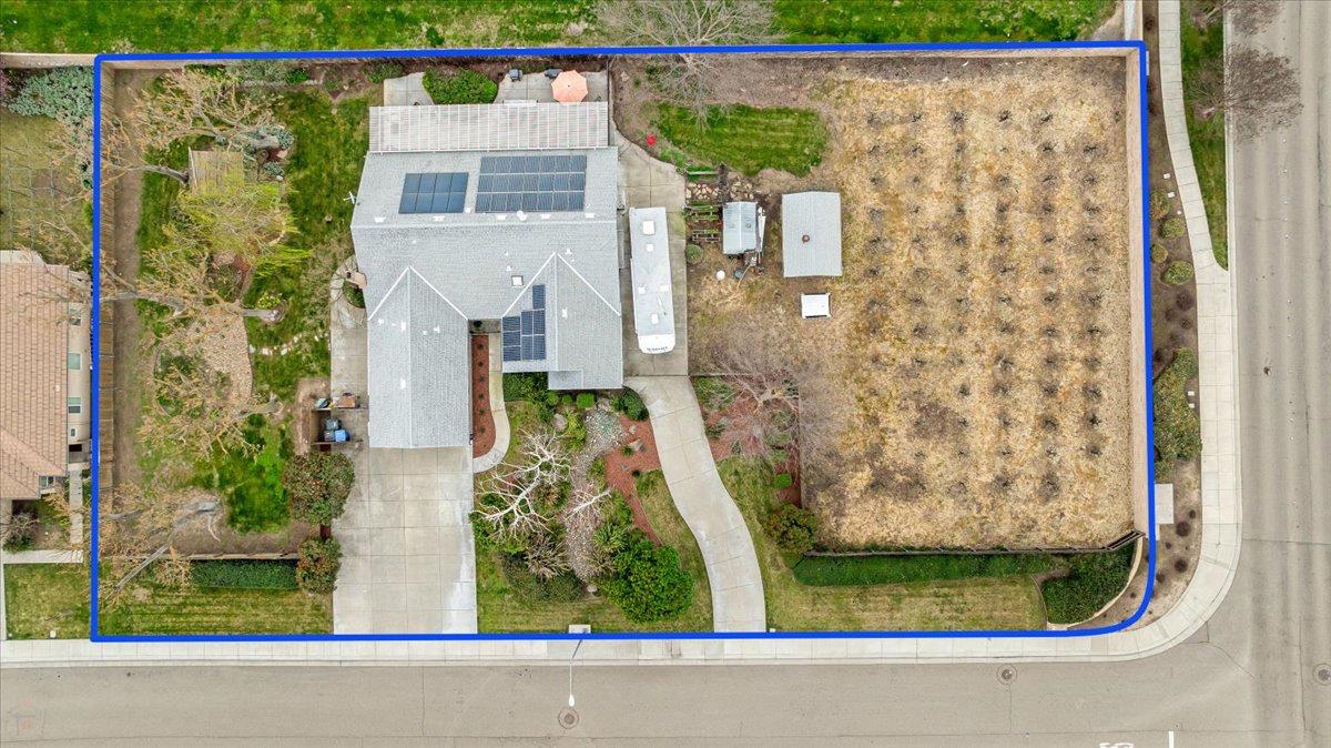 1555 Sand Ln, Manteca, CA 95337