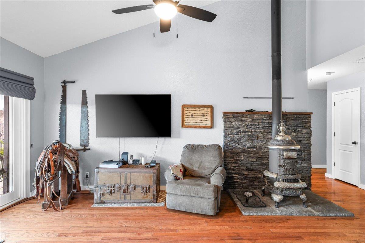 1555 Sand Ln, Manteca, CA 95337