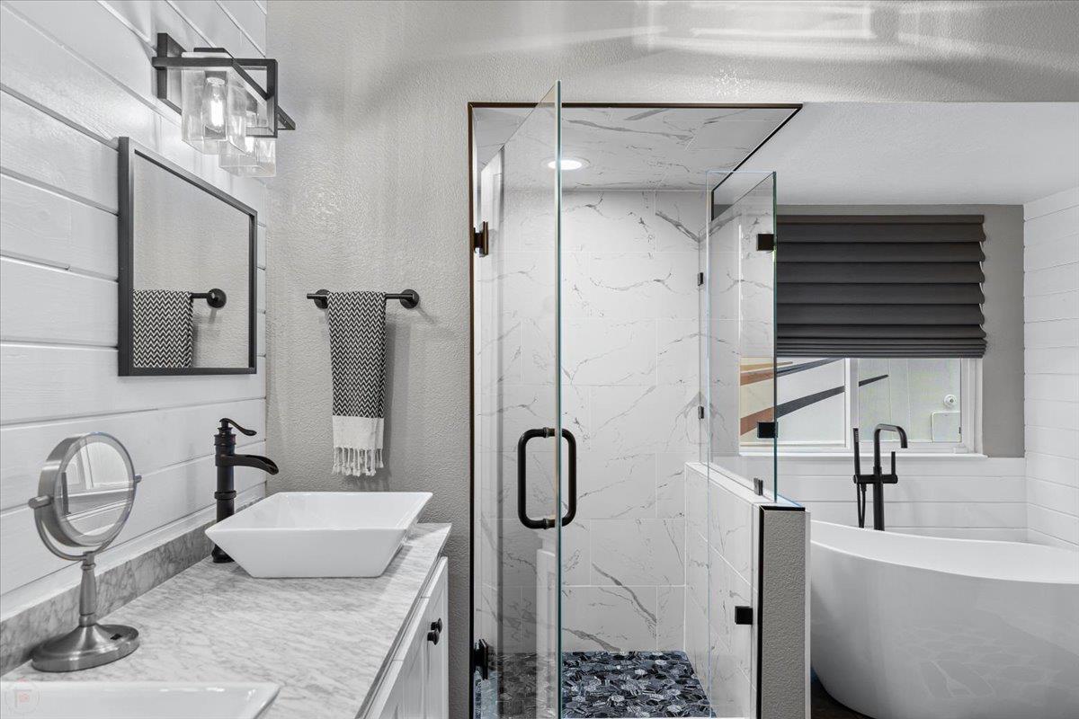 1555 Sand Ln, Manteca, CA 95337