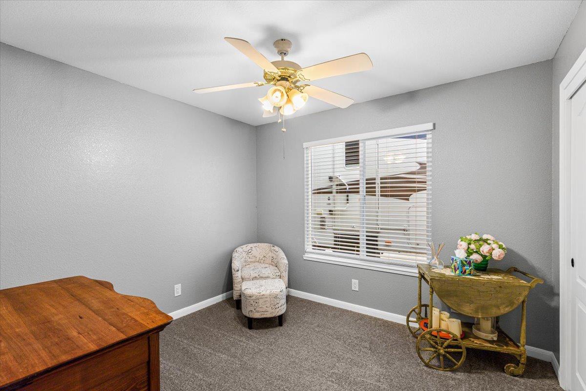 1555 Sand Ln, Manteca, CA 95337