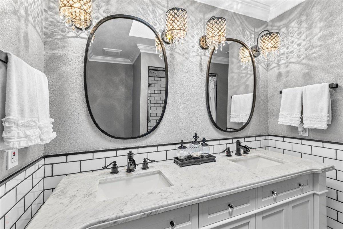 1555 Sand Ln, Manteca, CA 95337