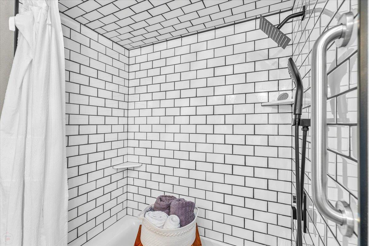 1555 Sand Ln, Manteca, CA 95337