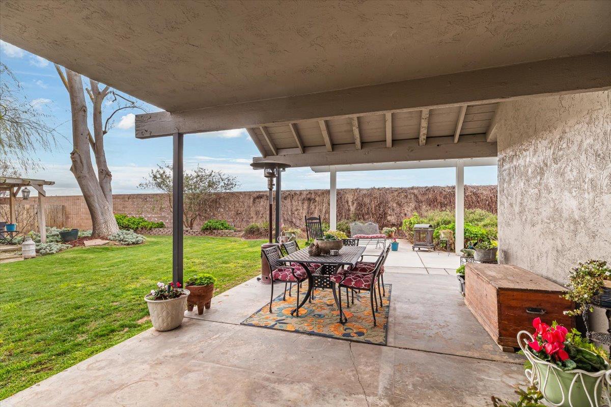 1555 Sand Ln, Manteca, CA 95337