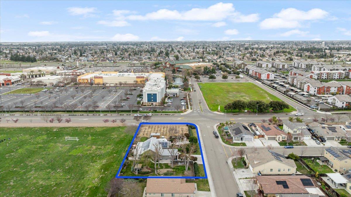 1555 Sand Ln, Manteca, CA 95337