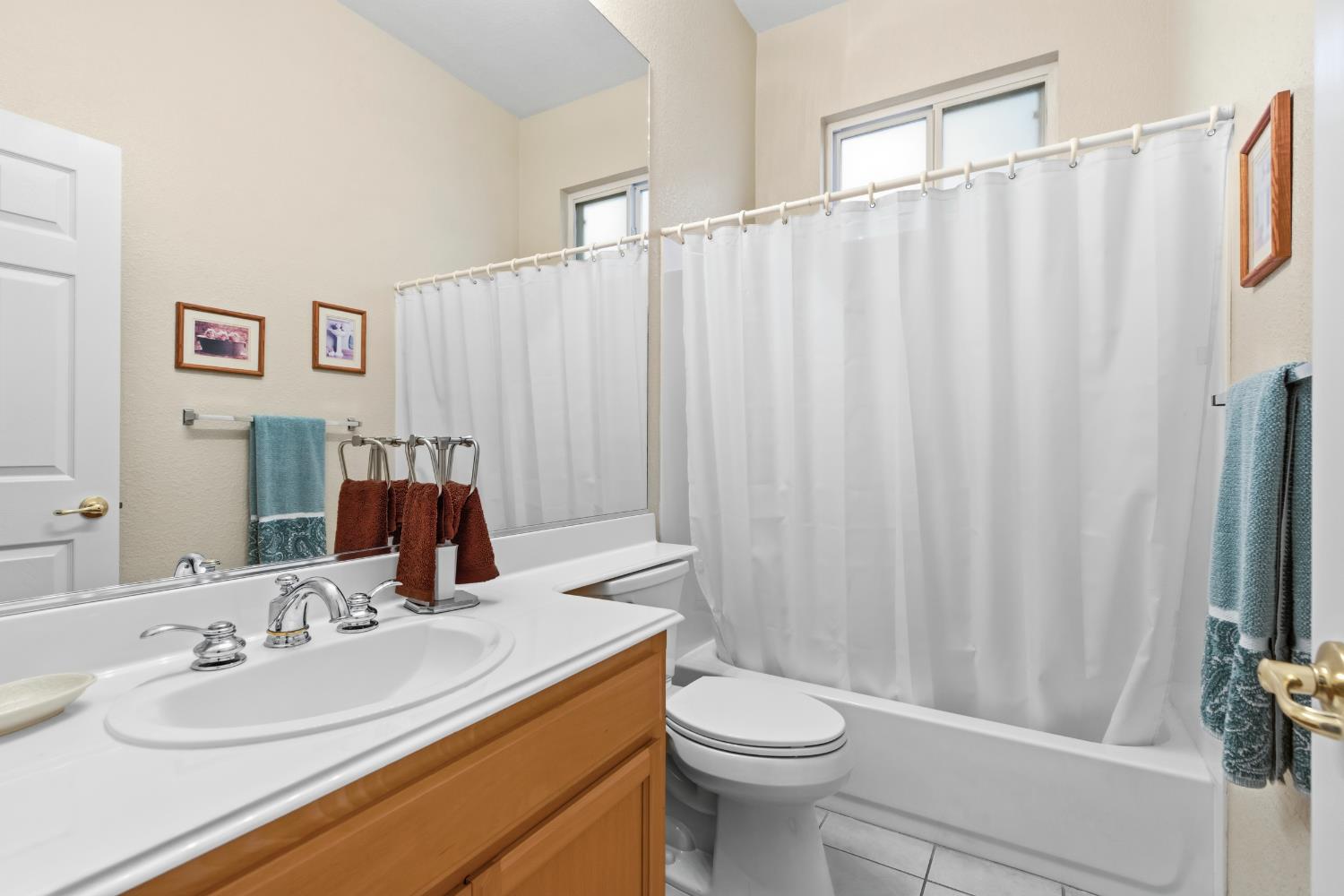 1800 Hemstead Ct, Modesto, CA 95355