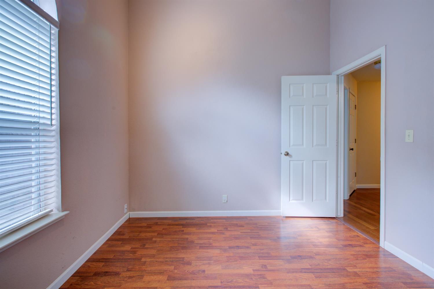 6054 Kasper Dr, Riverbank, CA 95367