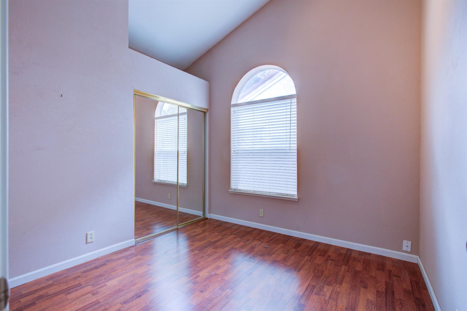 6054 Kasper Dr, Riverbank, CA 95367