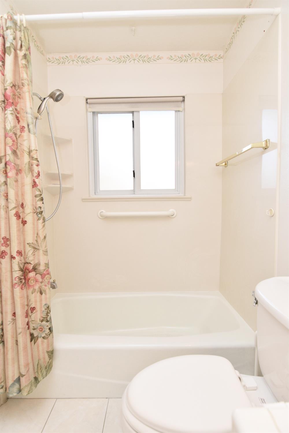 425 Corello St, Turlock, CA 95380