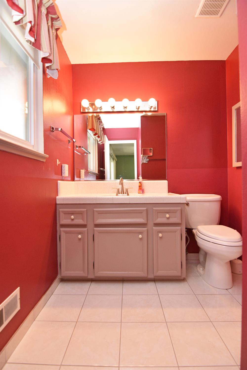 425 Corello St, Turlock, CA 95380