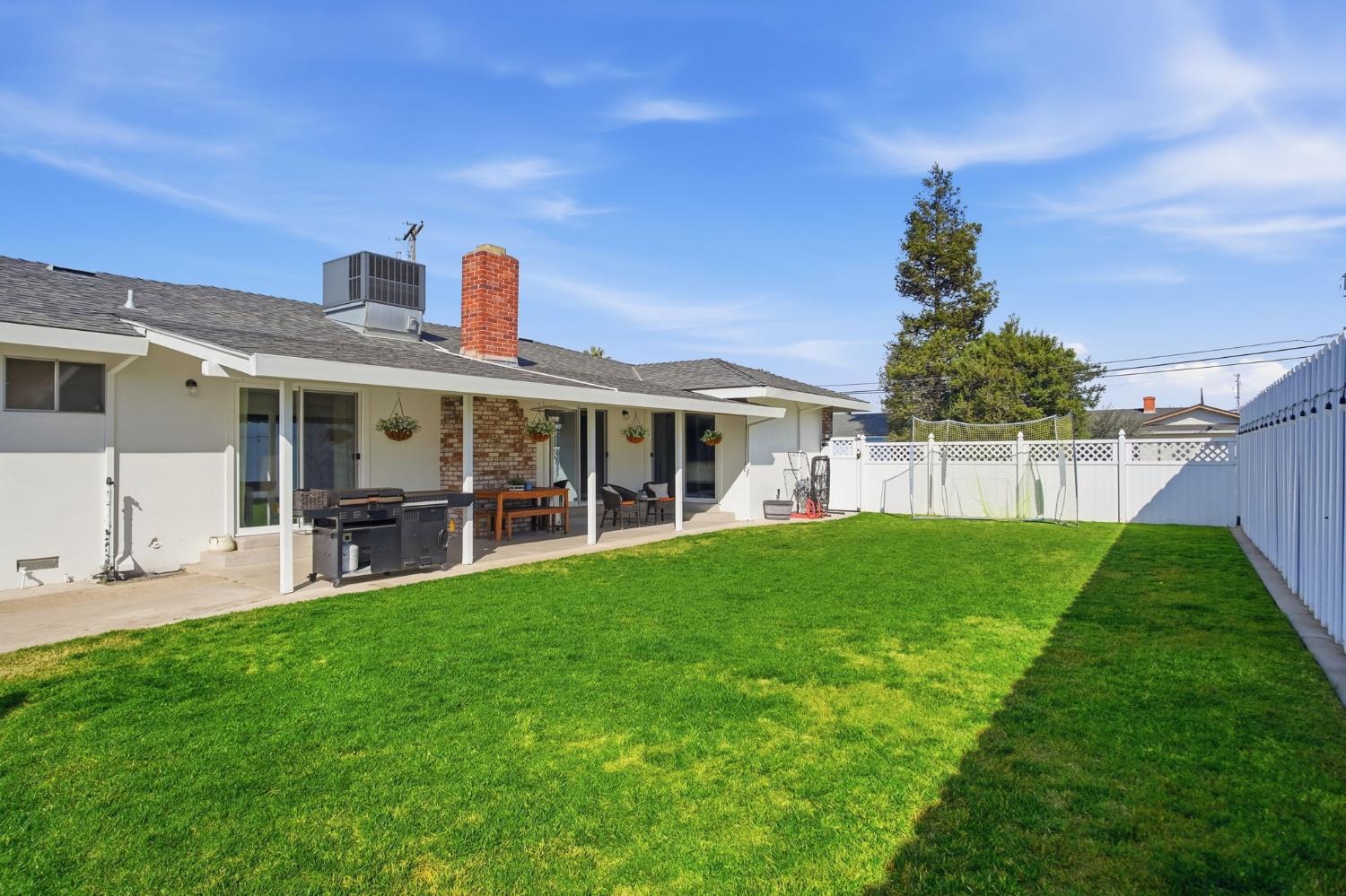 8232 Shoreen St, Hilmar, CA 95324