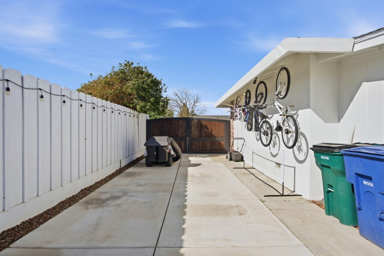 8232 Shoreen St, Hilmar, CA 95324