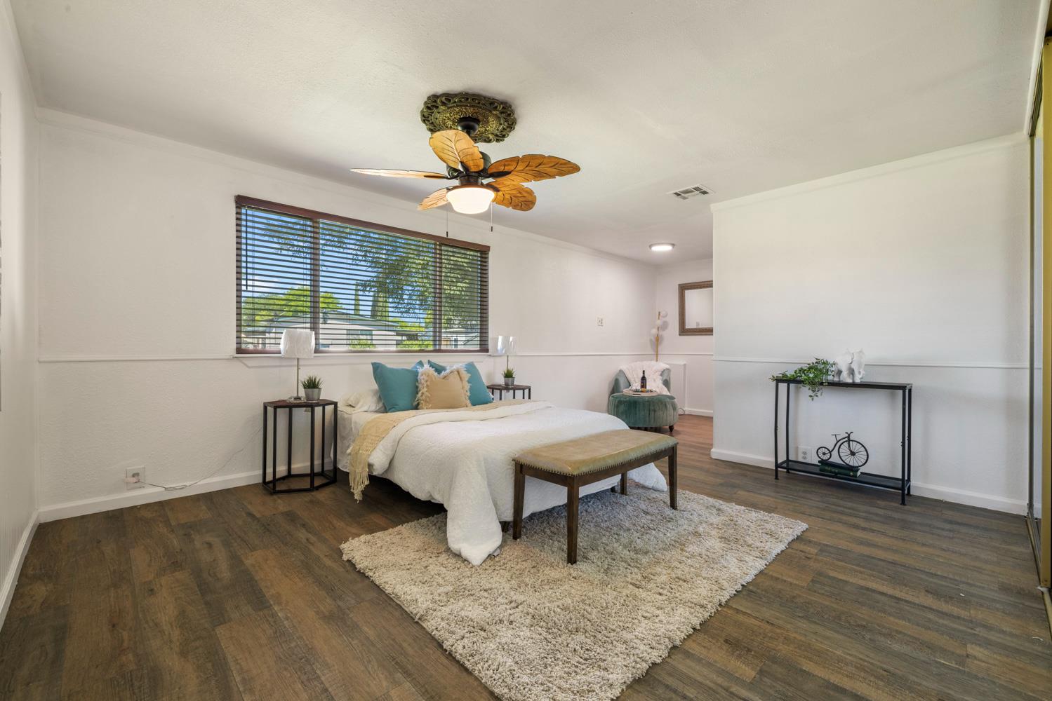 2621 Prescott Rd #79, Modesto, CA 95350