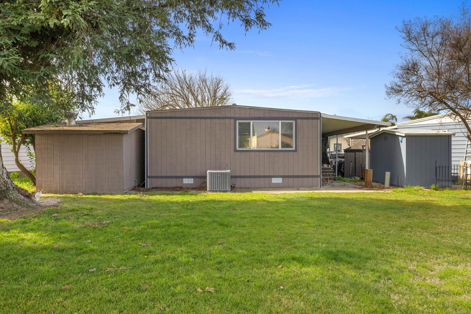2621 Prescott Rd #79, Modesto, CA 95350