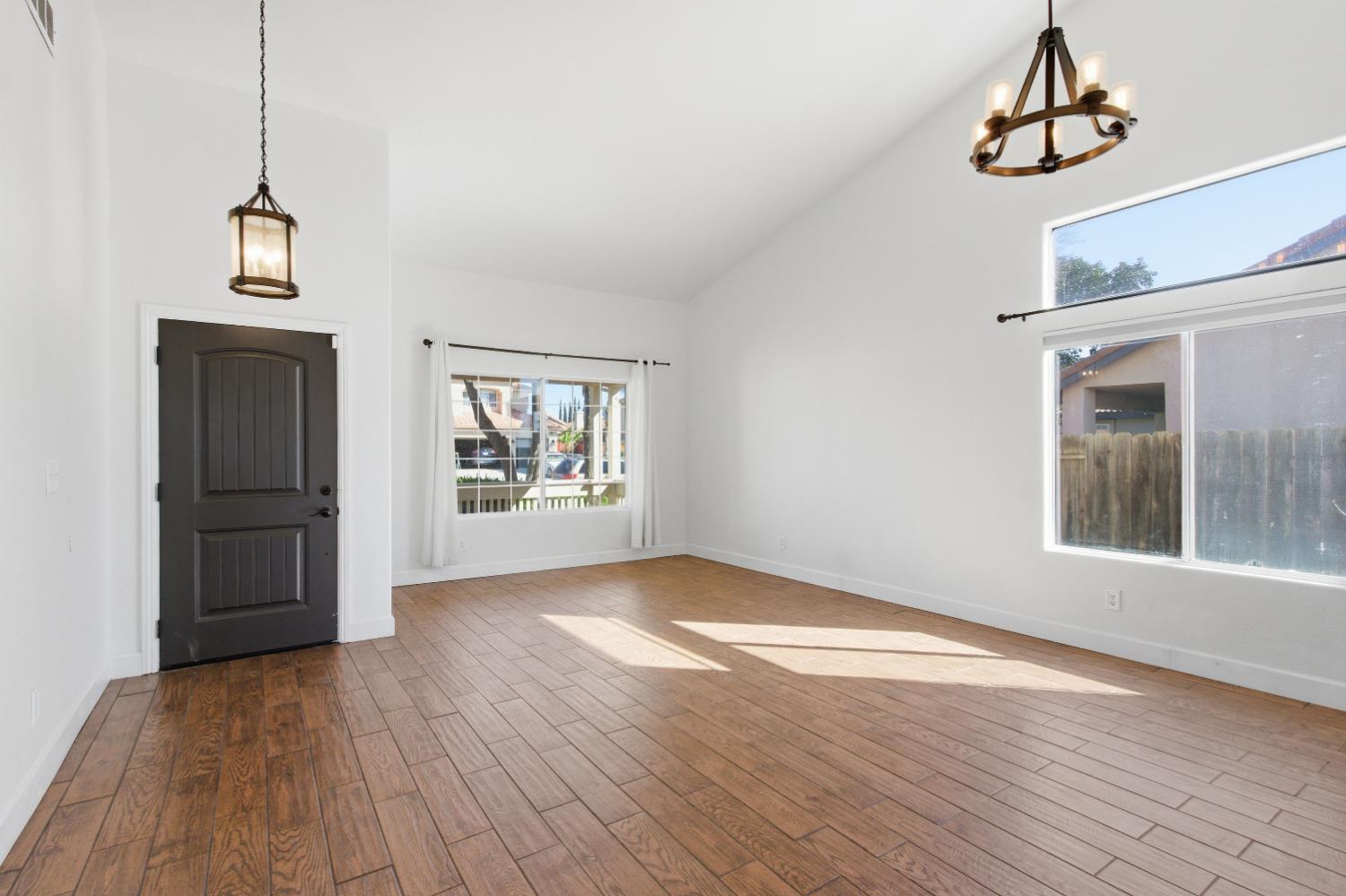 2091 Hastings Dr, Los Banos, CA 93635