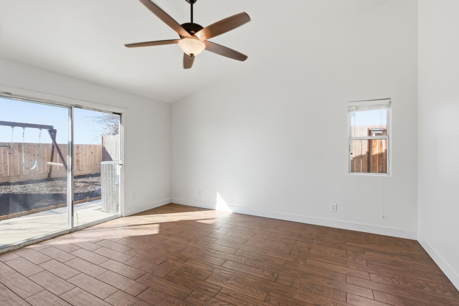 2091 Hastings Dr, Los Banos, CA 93635