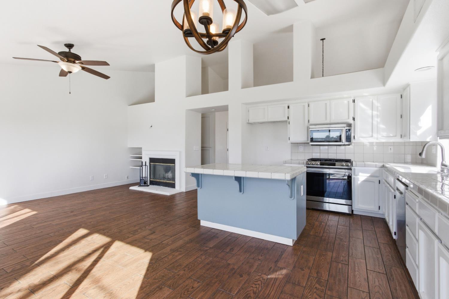 2091 Hastings Dr, Los Banos, CA 93635