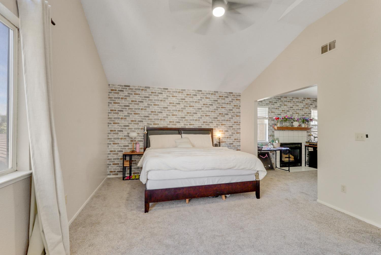 708 Coastal Ct, Los Banos, CA 93635