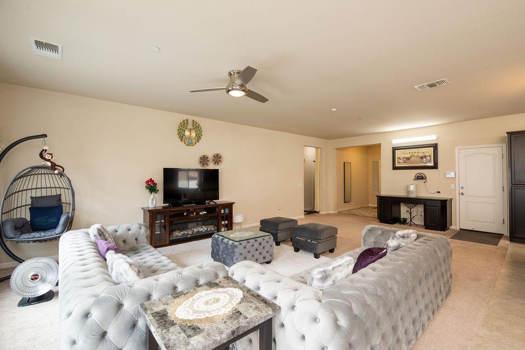 1536 Vandalay Dr, Ceres, CA 95307