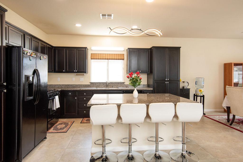 1536 Vandalay Dr, Ceres, CA 95307