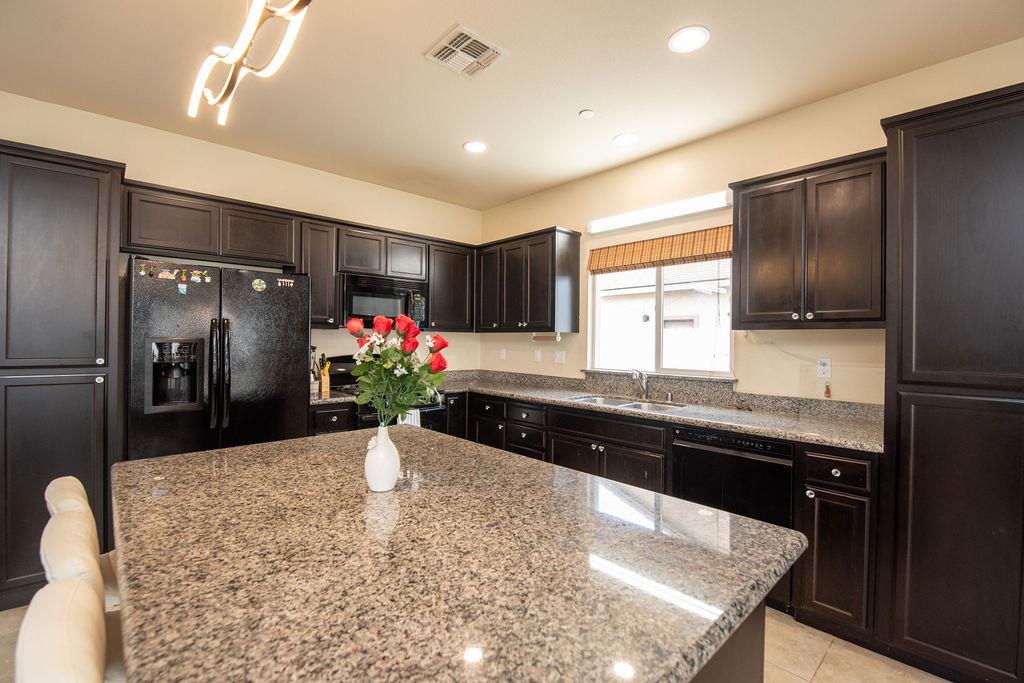 1536 Vandalay Dr, Ceres, CA 95307