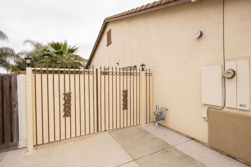 1536 Vandalay Dr, Ceres, CA 95307