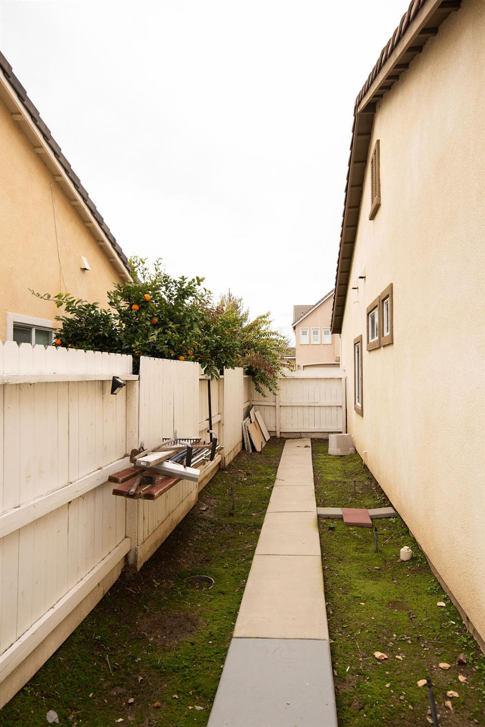 1536 Vandalay Dr, Ceres, CA 95307