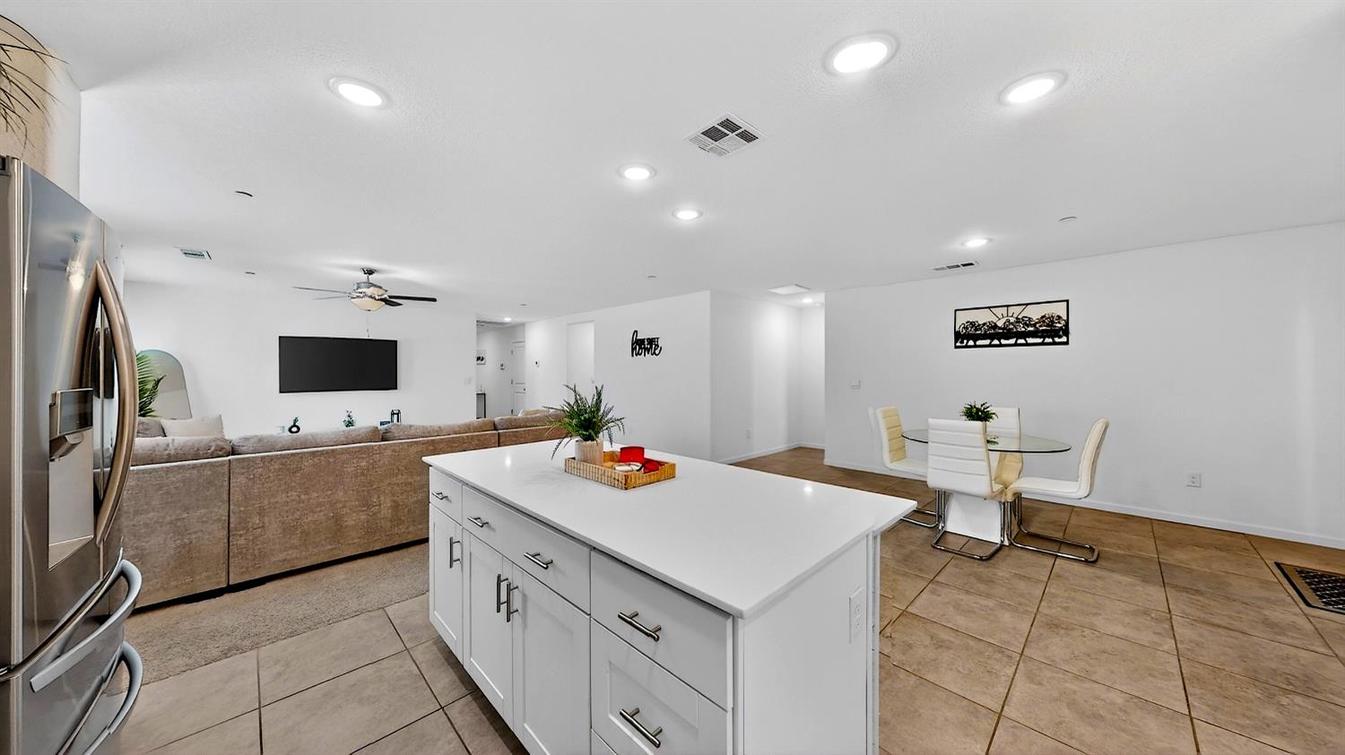 12011 Reid Ct, Waterford, CA 95386