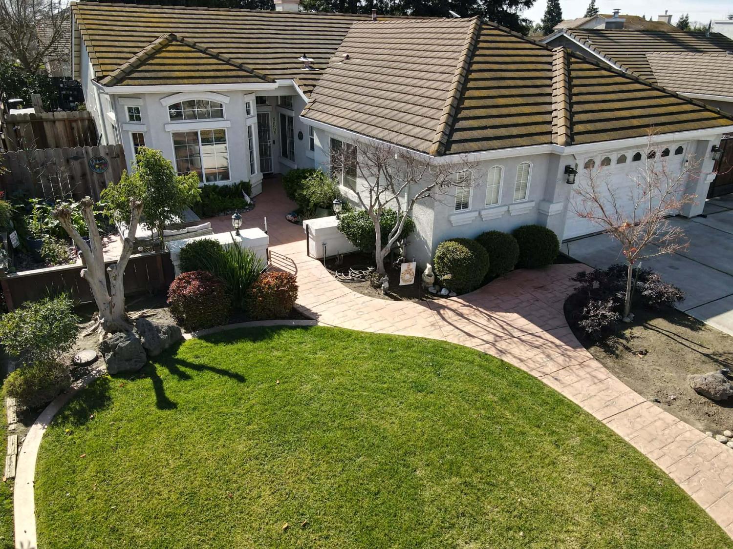 2421 Jonathon Dr, Escalon, CA 95320