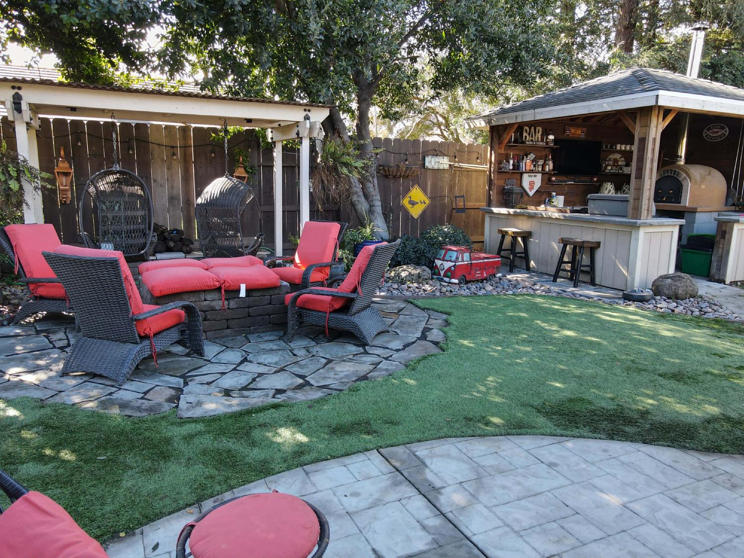 2421 Jonathon Dr, Escalon, CA 95320