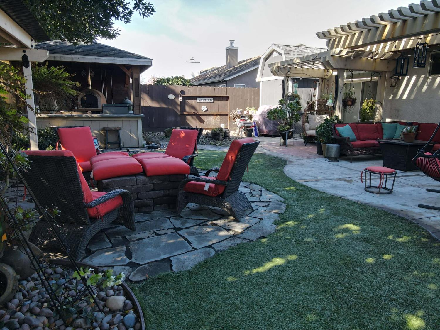 2421 Jonathon Dr, Escalon, CA 95320