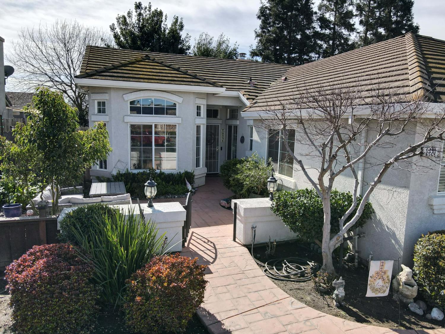 2421 Jonathon Dr, Escalon, CA 95320