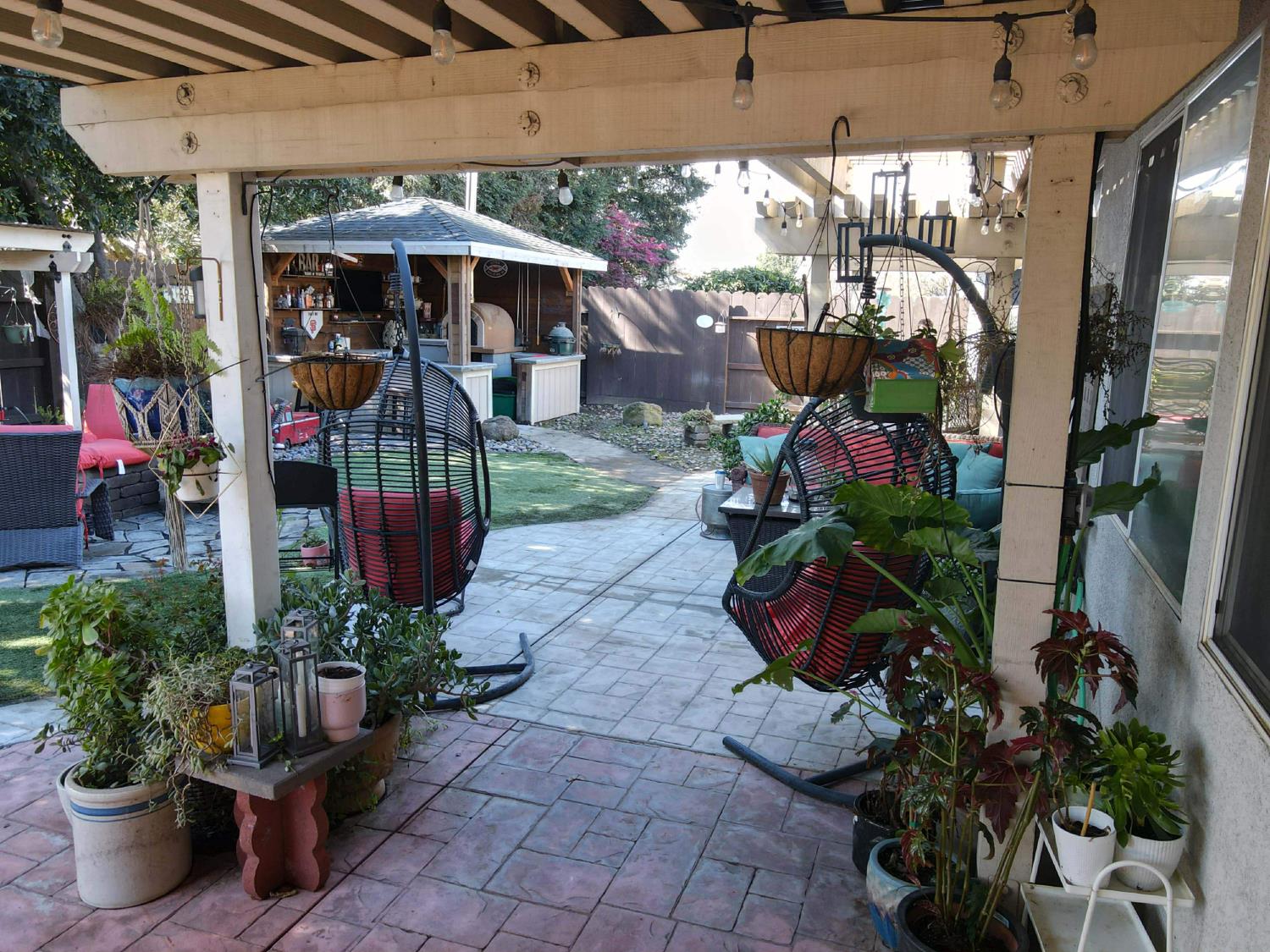 2421 Jonathon Dr, Escalon, CA 95320