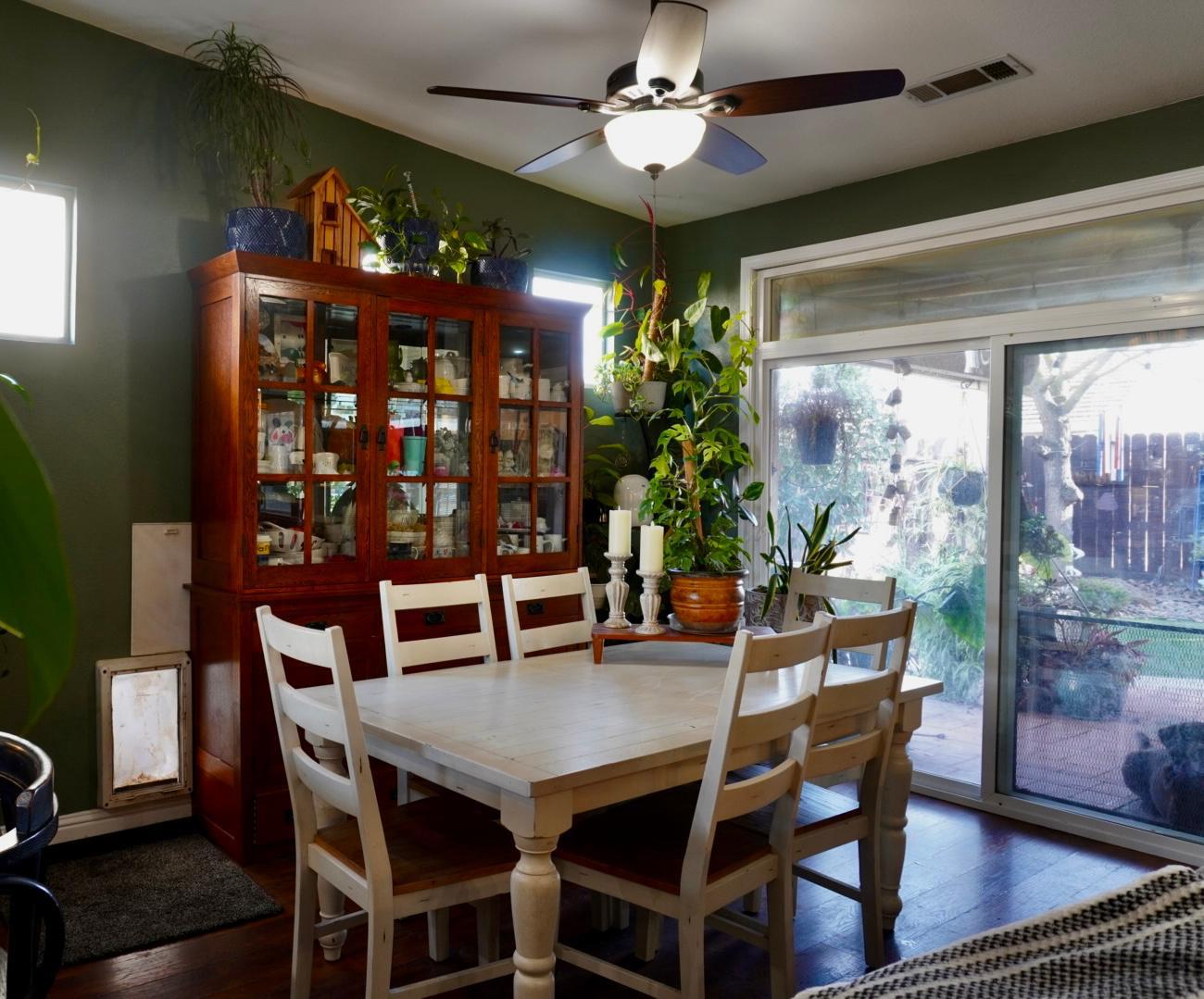 2421 Jonathon Dr, Escalon, CA 95320