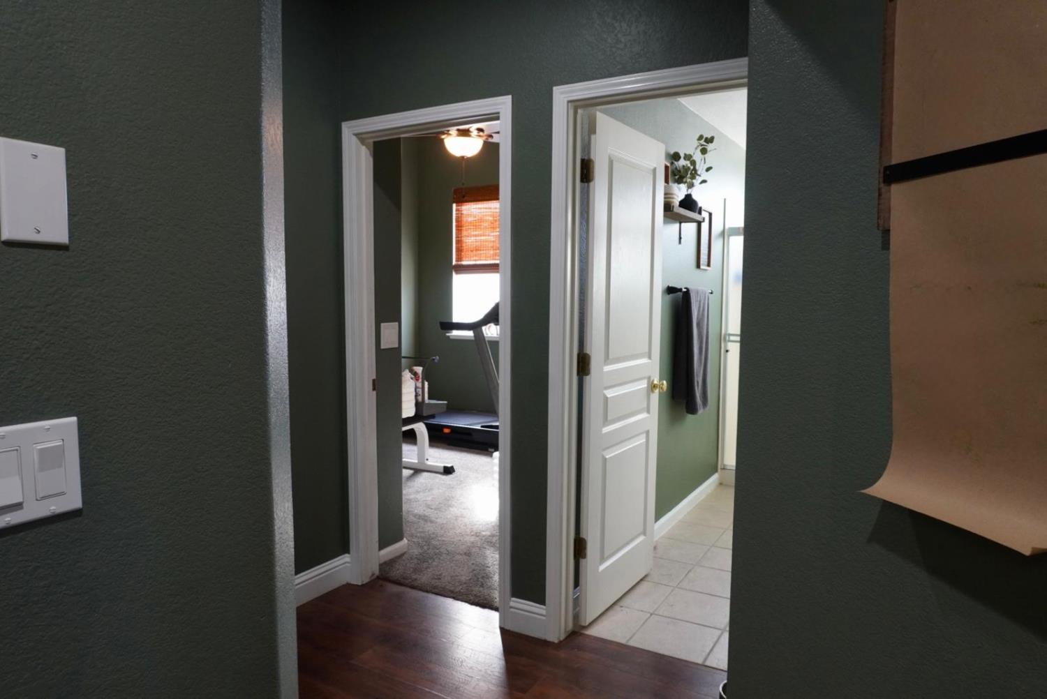 2421 Jonathon Dr, Escalon, CA 95320