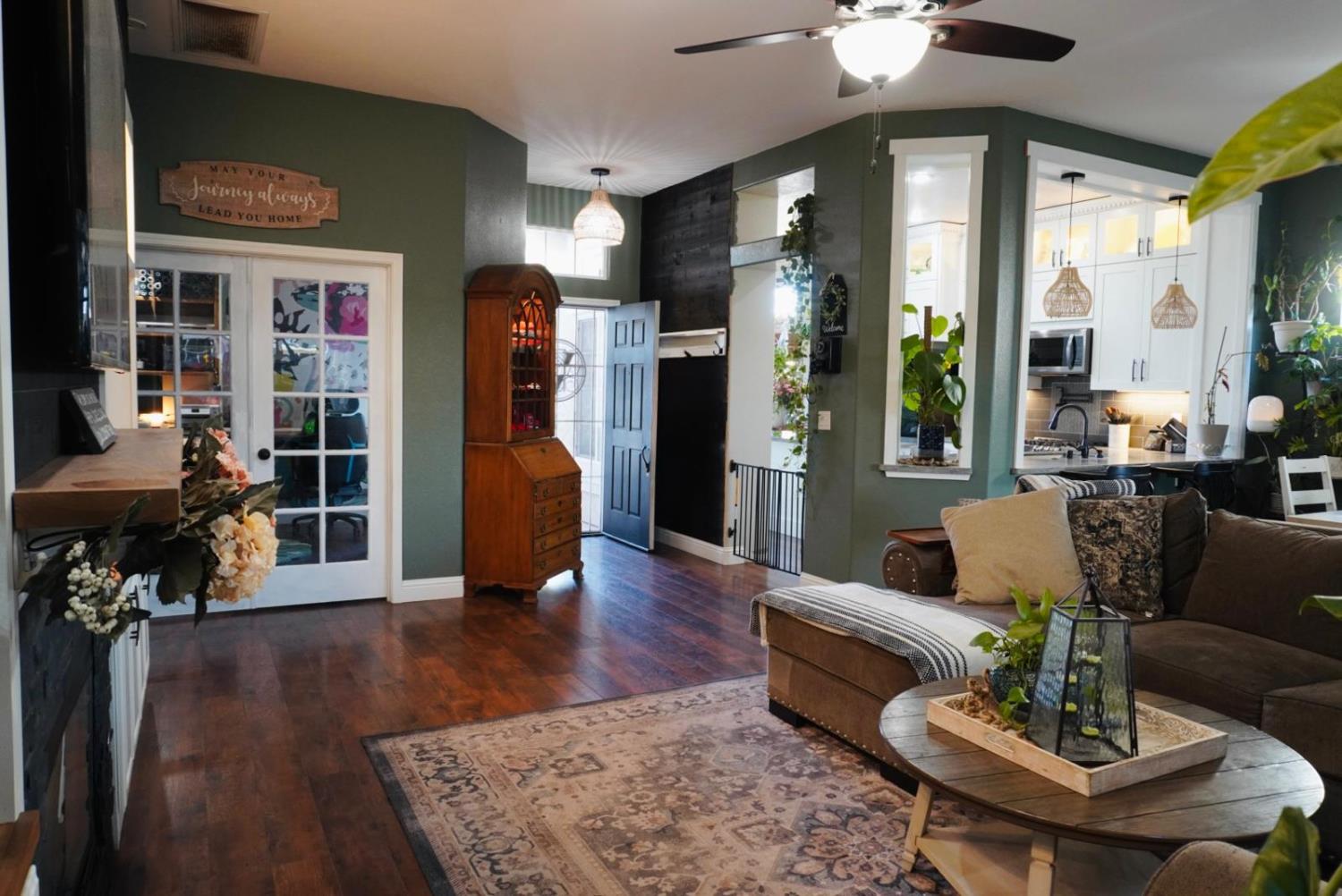 2421 Jonathon Dr, Escalon, CA 95320