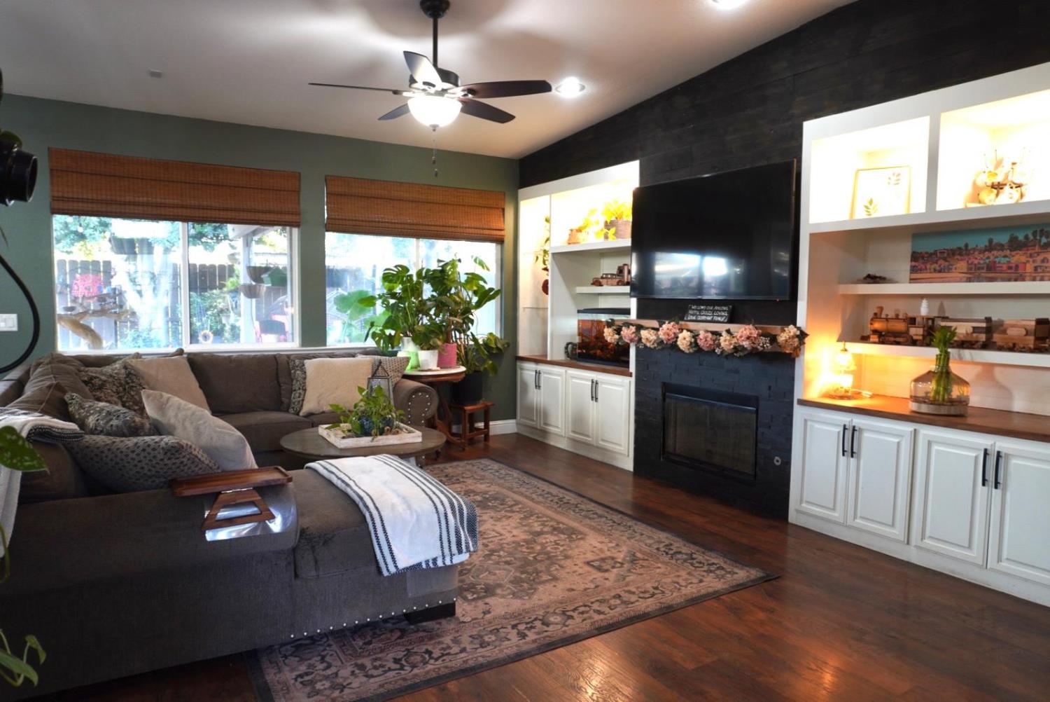 2421 Jonathon Dr, Escalon, CA 95320