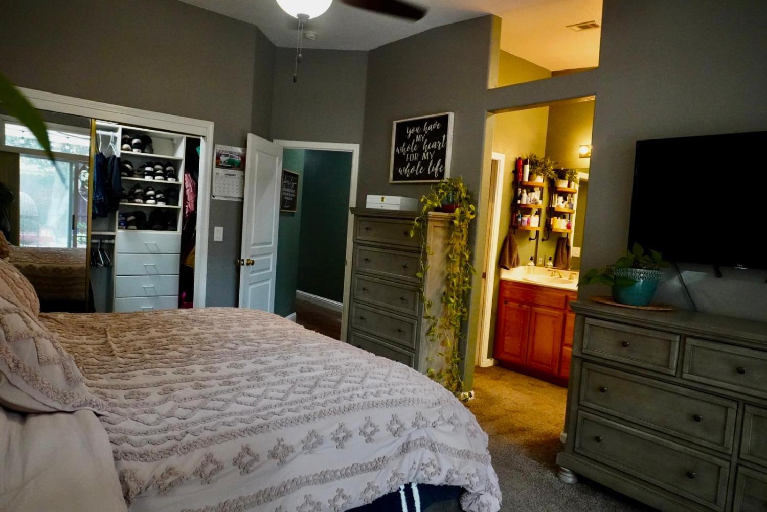 2421 Jonathon Dr, Escalon, CA 95320